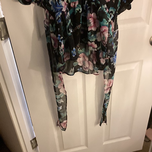 Express Cute Floral Top Size S - Picture 2 of 3